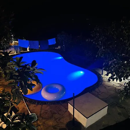 Turisalba בית הארחה *